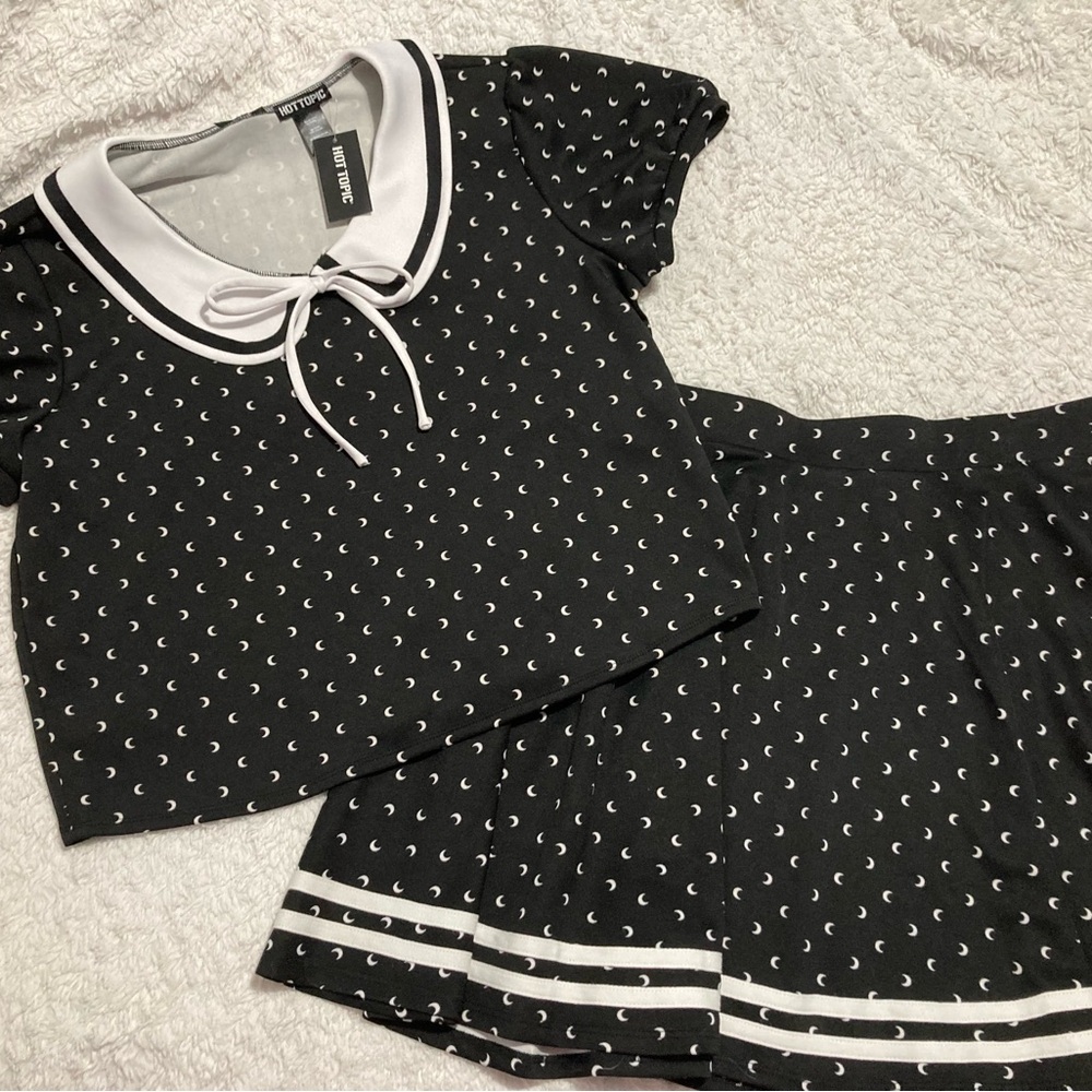Black and White Moon Print Two-Piece Set NWT Hot Topic